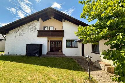 Charmantes Einfamilienhaus mit großem Grundstück, Photovoltaikanl - Egweil
