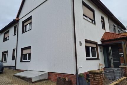 Doppelhaushälfte zu verkaufen. - 230.000,00&nbsp;EUR Kaufpreis, ca.&nbsp; 169,00&nbsp;m&sup2; in Sibbesse (PLZ: 31079)