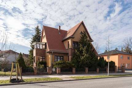Haus zum Kaufen in Luckenwalde 510.000,00 € 213 m²