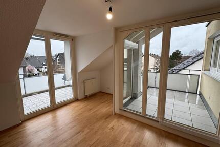 Lichtdurchflutete 4-Zimmer-Dachgeschosswohnung mit Balkon &Garage - Emmendingen