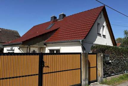 Einfamilienhaus in Lauchhammer - 49.000,00&nbsp;EUR Kaufpreis, ca.&nbsp; 103,00&nbsp;m&sup2;&nbsp;Wohnfl&auml;che in Lauchhammer (PLZ: 01979)