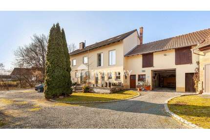 Ein Anwesen voller Möglichkeiten - Großzügiges Bauernhaus (4 WE) mit Hof & Scheunen - Rentweinsdorf Sendelbach