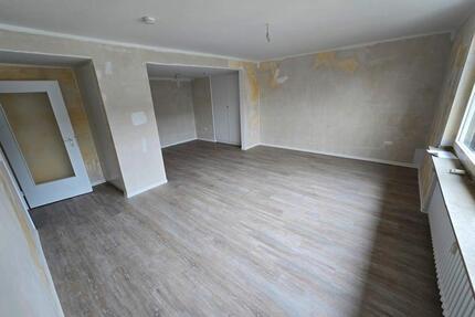 Saniertes Single-Appartment direkt in der Eller-Einkaufsstraße - Düsseldorf Stadtbezirk 8