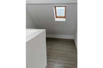 Mietwohnungen in Feudigen - 1.200,00&nbsp;EUR Kaltmiete, ca.&nbsp; 170,00&nbsp;m&sup2; in Bad Berleburg (PLZ: 57319)