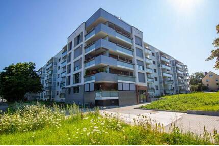 In der Herrichtung! 2-Raumwohnung mit Dusche, Aufzug und Balkon! - Halle (Saale) Gesundbrunnen