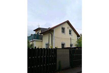 Haus mit Pferdestall und Koppeln - Finsing