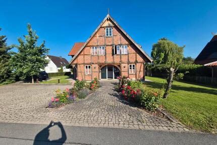 Einfamilienhaus mit Carport und Remise - Lemgo