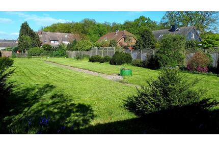 Doppelhaushälfte mit großem Grundstück in Voerde - Voerde (Niederrhein)