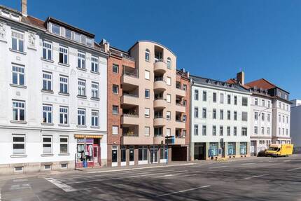 SCHLEUSSIG PUR | Vermietete 3-Raum-Wohnung mit 2 Loggien, Gäste-WC & TG-Stellplatz in Parknähe - Leipzig Schleußig