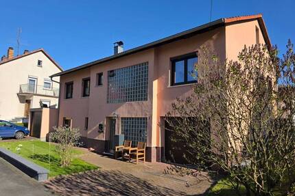 Solide Basis für Ihre Wohnideen - Gepflegtes Einfamilienhaus in Rödental!