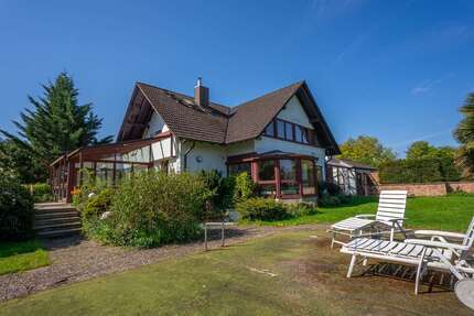 Haus zum Kaufen in Bühl Weitenung 595.000,00 € 287.12 m² - Bühl / Weitenung