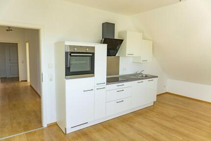 3,5-Zimmer-Wohnung im DG zu vermieten in Vaihingen an der Enz