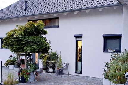 Großzügiges Einfamilienhaus mit Aussicht und Gewerberaum - Obersulm