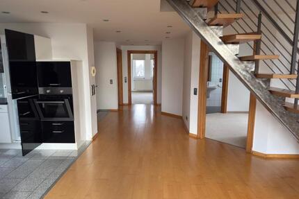 Dachgeschosswohnung ca. 140 m² in Bünde-Süd – ab sofort verfügbar