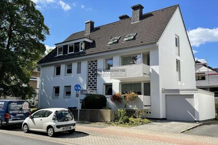 Frisch renoviert: Moderne 2,5-Zimmer-DG-Wohnung mit Küche, Balkon und Garage + Stp - Hagen Hagen-Mitte