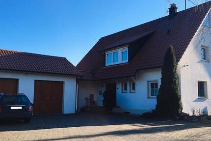 Helle, großzügige Erdgeschoss Wohnung mit 200 qm Gartenmitnutzung - Eberhardzell