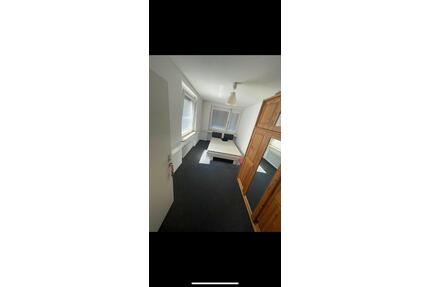 Wg Zimmer Ulm Mitte 600& - 600,00&nbsp;EUR Kaltmiete, ca.&nbsp; 18,00&nbsp;m&sup2; in Ulm (PLZ: 89073)