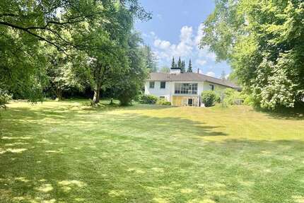 Haus zum Kaufen in Bornhöved 536.000,00 € 320 m²
