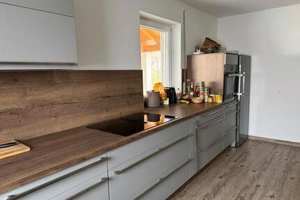 doppelhaushälfte - 1.500,00&nbsp;EUR Kaltmiete, ca.&nbsp; 160,00&nbsp;m&sup2; in Palling (PLZ: 83349)