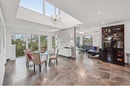 Haus zum Kaufen in Nidderau 1.195.000,00 € 275 m²