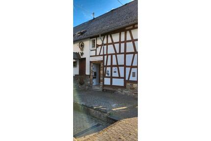 Fachwerkhaus zur Vermietung - 990,00&nbsp;EUR Kaltmiete, ca.&nbsp; 90,00&nbsp;m&sup2; in Singhofen (PLZ: 56379)