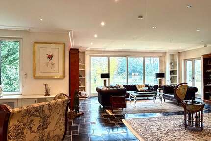 Haus zum Kaufen in Krefeld 2.299.000,00 € 586 m²