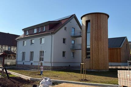 Lichtdurchflutete 3-Zimmer-Wohnung (Erstbezug) mit Eichenparkett - Spangenberg