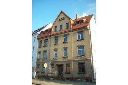 leerstehender dreigeschossiger unterkellerter Altbau zu verkaufen - Döbeln