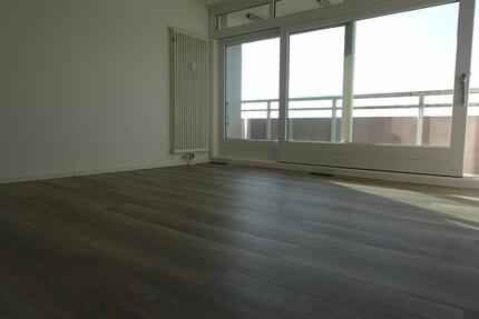 Attraktive Wohnung mit Weitblick direkt am EEZ, Provisionsfrei - Hamburg Altona