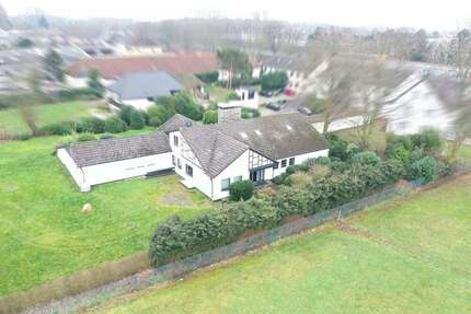 Haus zum Kaufen in Düren Hoven 749.000,00 € 286 m² - Düren / Hoven