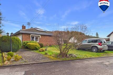 Stilvoller Bungalow mit Einliegerwohnung in ruhiger Lage - Nohfelden / Türkismühle
