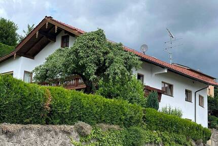 Preisreduzierung für ein Haus mit genügend Platz für eine große Familie oder als Mehrgenerationshausund mit Blick auf die bayerischen Berge - Rott am Inn