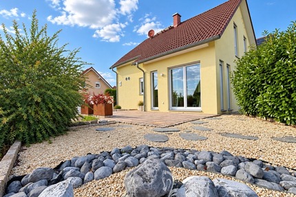 A+ Energieeffizient wohnen im Grünen - Bj 2016: Modernes Einfamilienhaus in Zellingen-Duttenbrunn