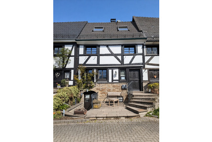 Traum Fachwerkhaus mit Kamin, Pool, Gartenhaus, Sauna 3,5 Zimmer - Engelskirchen