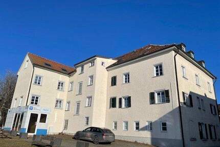 Charmante Maisonette-Altbauwohnung mit Aussicht und Aufzug - Heiligenberg