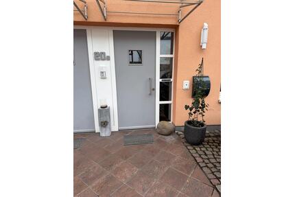 Großzügige Dachgeschosswohnung mit ca. 94 m², offenem Wohn- und K - Warburg