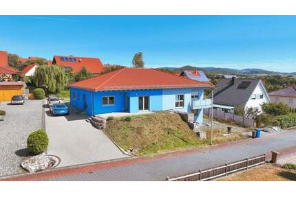 DoppelhaushälfteBungalow mit Garten und hochwertiger Ausstattung - Oberleichtersbach