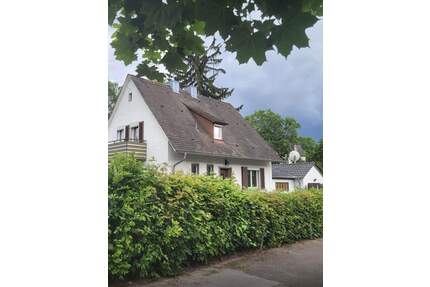 Charmantes freistehendes Einfamilienhaus mit wunderschönen Garten - Ansbach Eyb