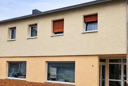 Wohn- und Geschäftshaus + Fachwerkhaus in Schöneck-Kilianstädten