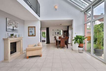 Haus zum Kaufen in Ostelsheim 799.000,00 € 242 m²