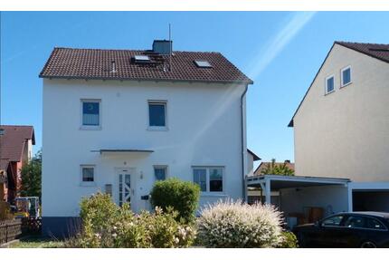 Freistehendes Einfamilienhaus mit Garten in ruhiger Lage - Strullendorf