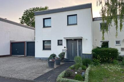 Einfamilienhaus in Köln-Rodenkirchen (Reihenhaus) mit gr. Garten