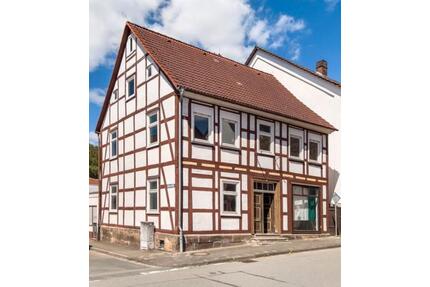Einziehen ! Wohnhaus Gewerbe,Lager(sep.Eingang) Garage und mehr - Bad Arolsen