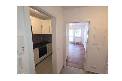 Weststadt-Unicorn: Einziehen statt renovieren - 2-Zi + TG & neue EBK, WG-Option - Karlsruhe