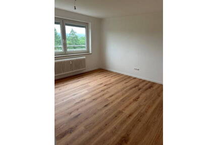 Sanierte 2.5 Zimmer Wohnung mit Balkon im Zentrum von Weiden