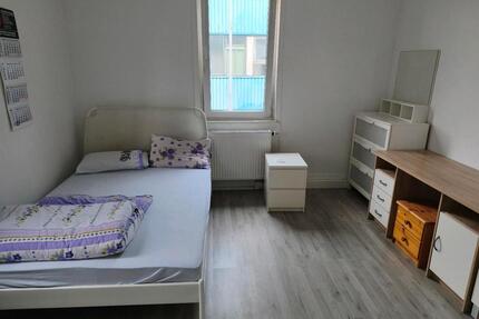 Möbliertes Zimmer am Bahnhof Ludwigsburg zu vermieten.