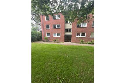 2,5 Zimmer-Wohnung mit Balkon und Tageslichtbad mit Wanne - Lübeck St. Lorenz Nord