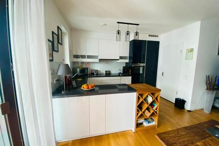 Moderne 3-Zimmer-Wohnung mit Balkon und Einbauküche - Frankfurt am Main Ostend
