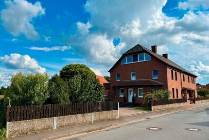 Besonderes Hausensemble mit Baugrundstück in Coppenbrügge