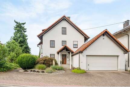 Haus zum Kaufen in Baden-Baden 795.000,00 € 272 m²